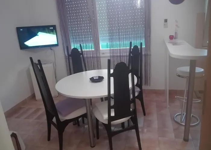House Danica & Apartmán Sukošan