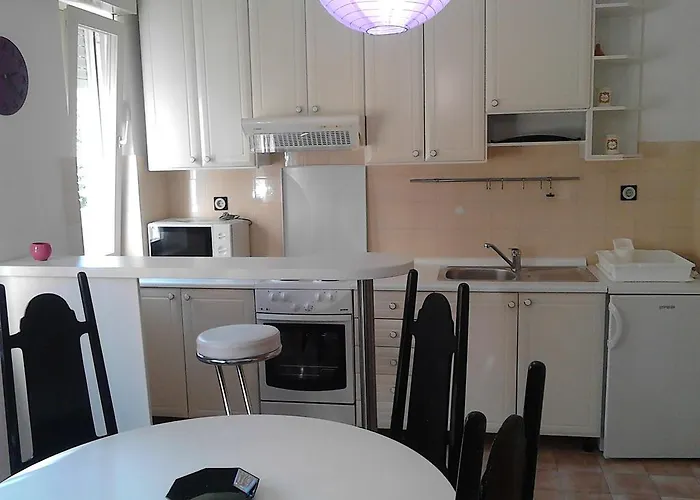 House Danica & Apartmán Sukošan