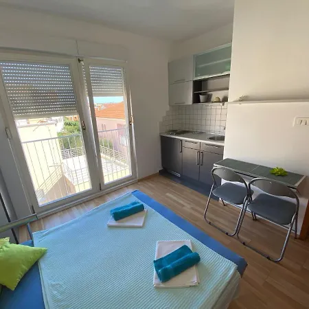 Appartement House Danica & *